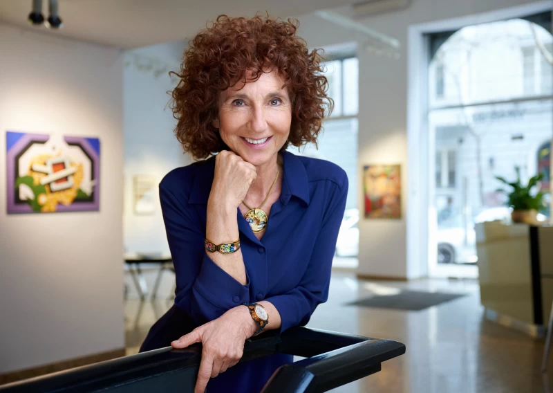 behaviour   virag judit ps5zaj44